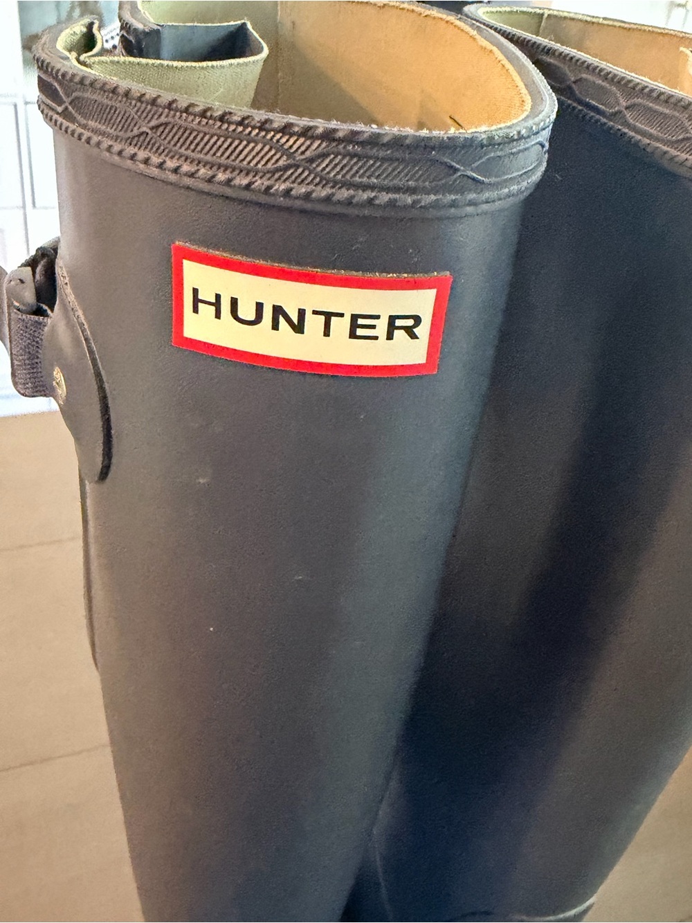 Hunter Navy Knee-High Rubber Rain Boots Unisex size 10 womens/8 Mens - Picture 3 of 9